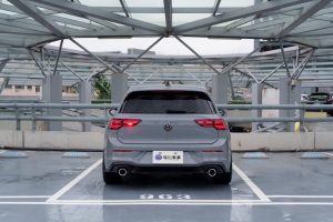 Volkswagen Golf 2.0 TSI GTI